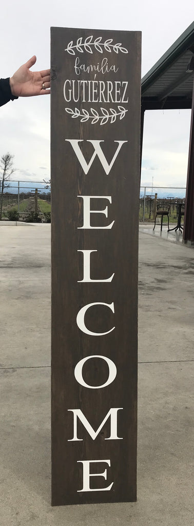 Family Laurel WELCOME sign