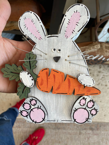 Bunny w/ carrot