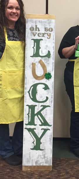 Lucky Porch sign