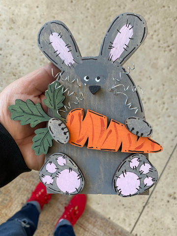 Bunny w/ carrot